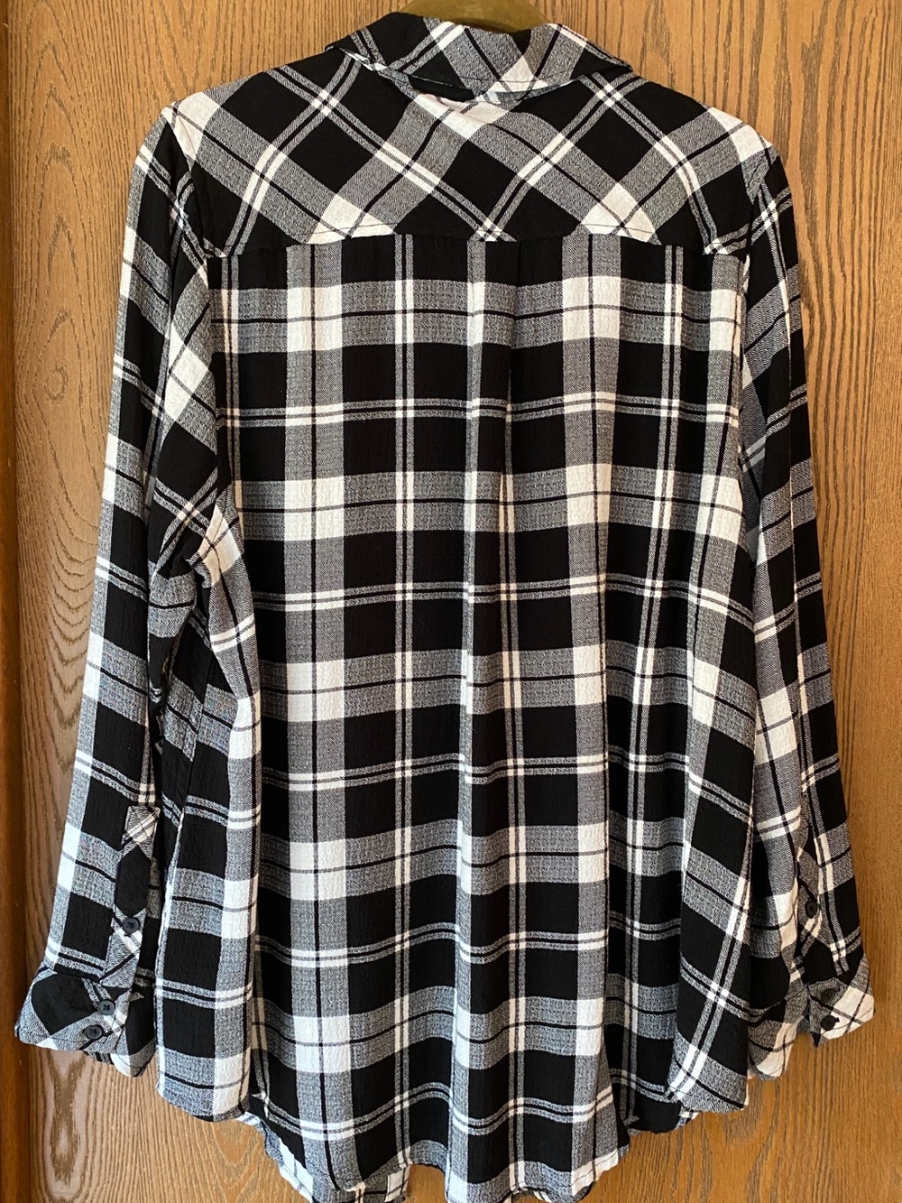 Torrid - Lizzie Crinkle L/S Flannel Gauze, Button up Tunic, B/W Plaid, Sz 1X - Picture 2 of 9